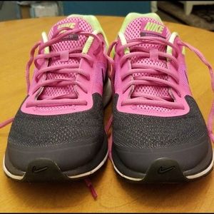 lime green nikes womens